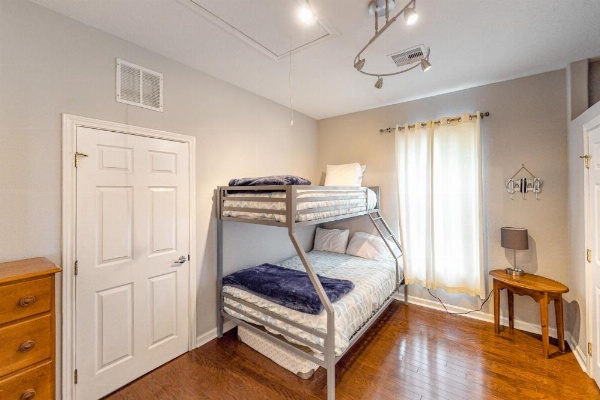 Craftsman on Seawall image 18