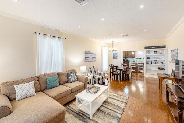 Craftsman on Seawall image 21